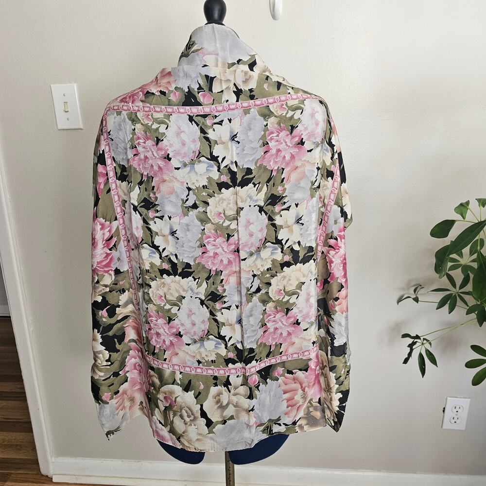 Vtg Liz Claiborne Floral Peony 100% Silk Scarf – Made in Japan (31x31)